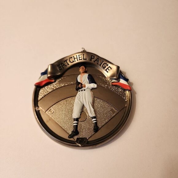 Hallmark Keepsake Ornament Baseball Heroes 1996 Robert LeRoy "Satchel" Paige - Picture 3 of 4